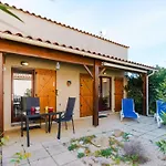 Villa Climatisée 3 Pièces Pour 4 Pers., Avec Wifi, Parking Et Piscine - Proche - Fr-1-409-93 *
