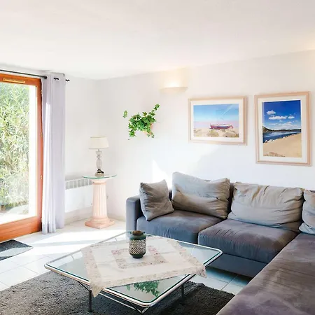 Climatisée 3 Pièces Pour 4 Pers., Avec Wifi, Parking Et Piscine - Proche - Fr-1-409-93