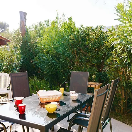 Climatisee 3 Pieces Pour 4 Pers., Avec Wifi, Parking Et Piscine - Proche - Fr-1-409-93 Gruissan