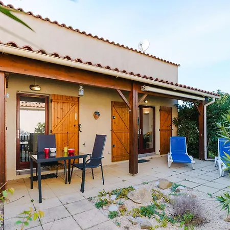 Villa Climatisee 3 Pieces Pour 4 Pers., Avec Wifi, Parking Et Piscine - Proche - Fr-1-409-93 *
