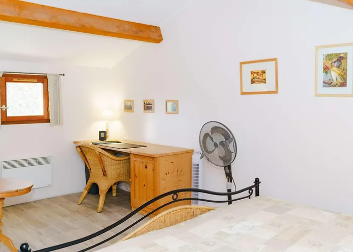 Вилла Climatisee 3 Pieces Pour 4 Pers., Avec Wifi, Parking Et Piscine - Proche - Fr-1-409-93