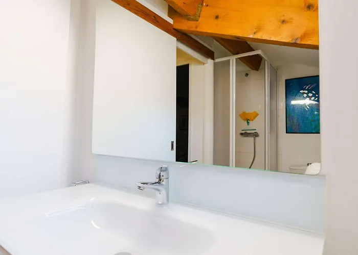 Climatisee 3 Pieces Pour 4 Pers., Avec Wifi, Parking Et Piscine - Proche - Fr-1-409-93